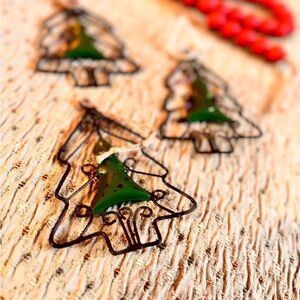 8 pcs metal Christmas ornament’s. NWT